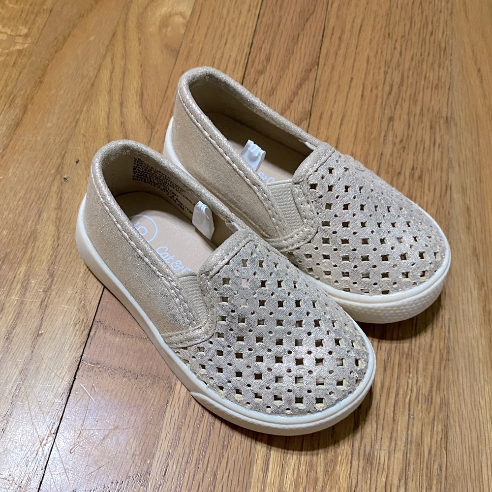 Cat & Jack Size 5 Sneakers
